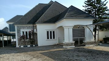 Esterni