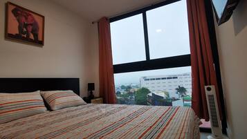 2 sovrum, internet och sÀngklÀder