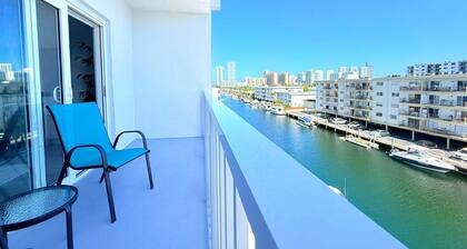 Top Location Waterfront Balcony Dream