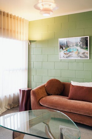 Premium Suite, 1 Bedroom, Patio, Poolside | Living area