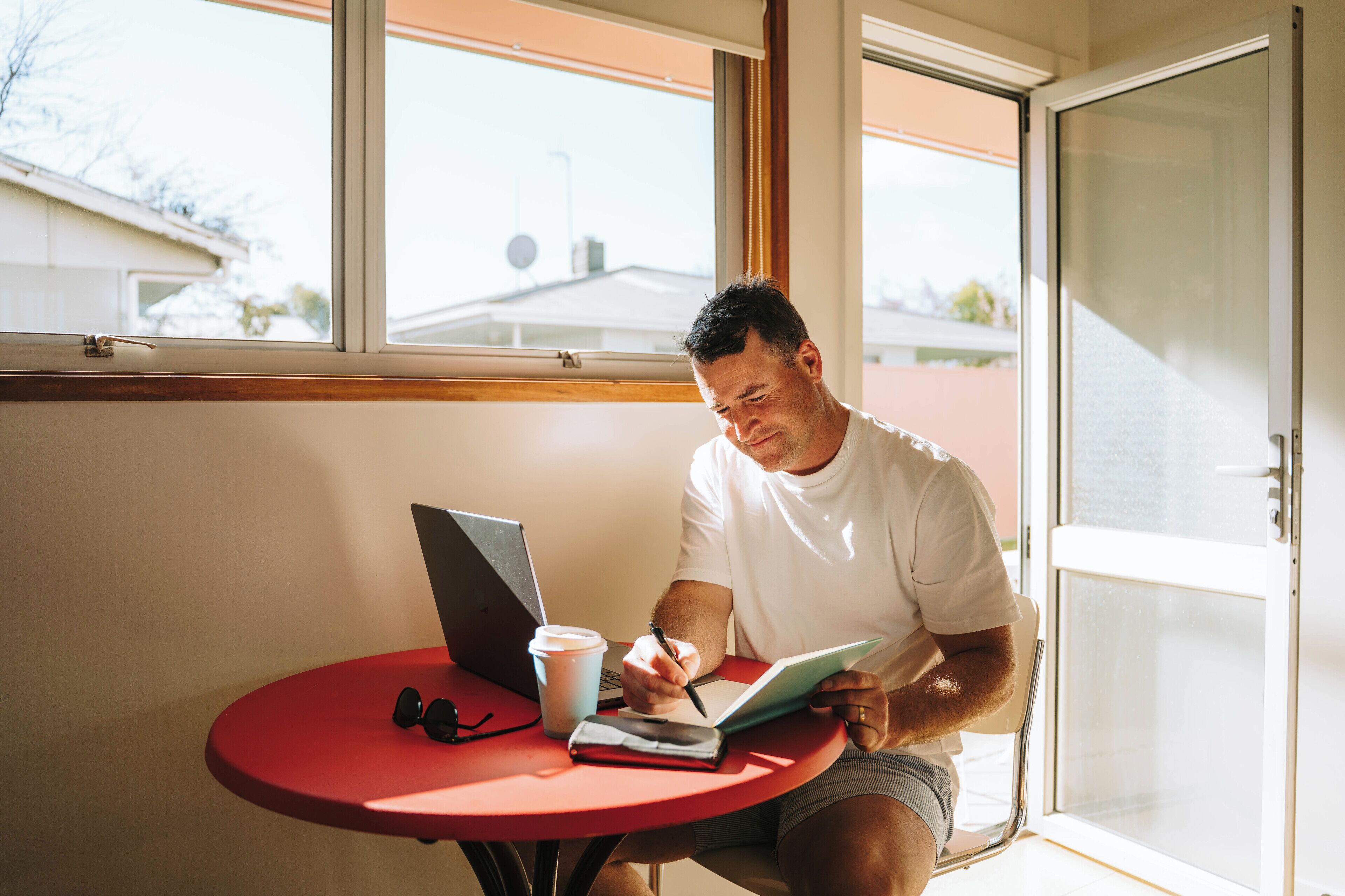 标准套房, 1 间卧室, 露台 | 客房内用餐
