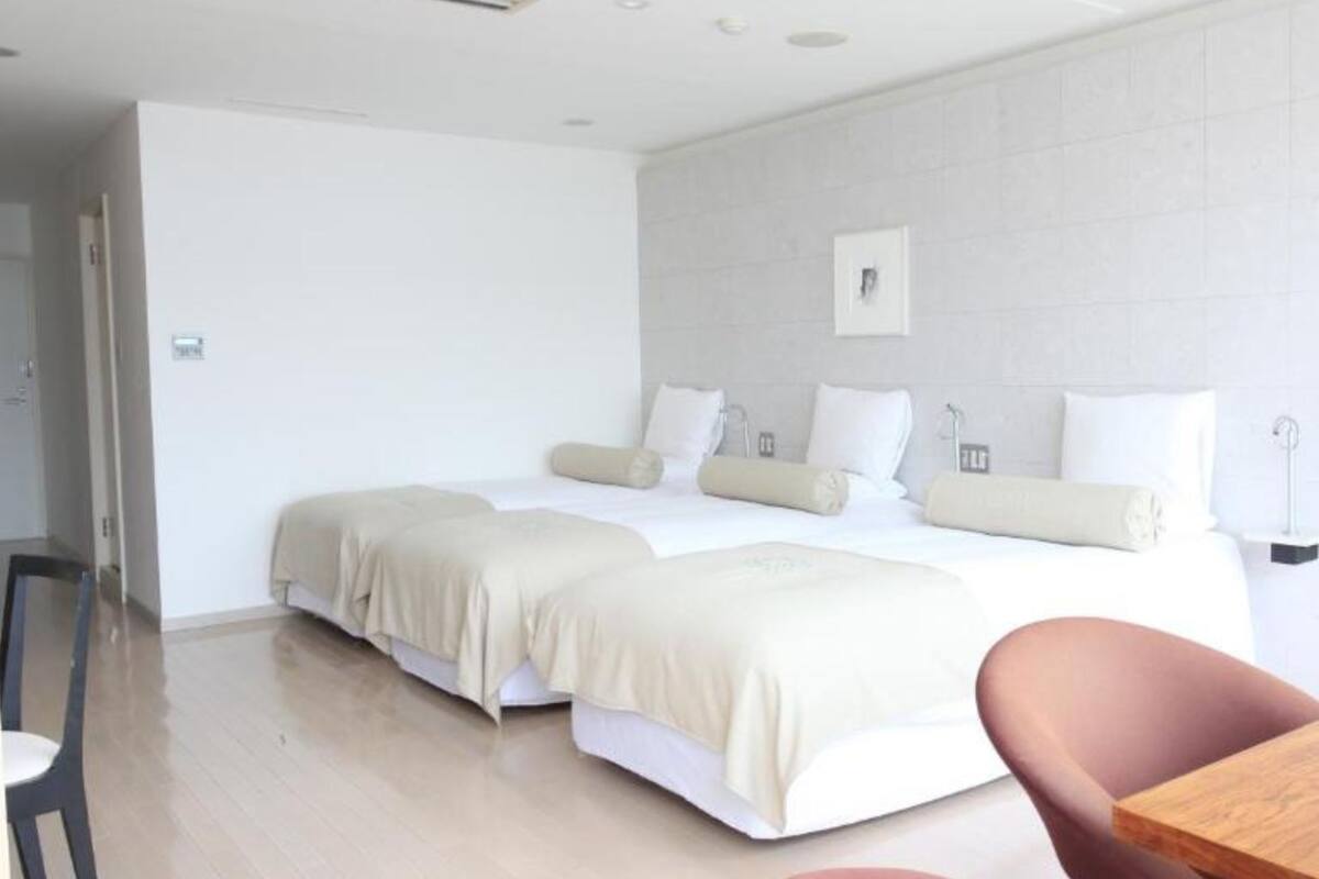 Dreibettzimmer, Meerblick | Kostenloses WLAN, Bettwäsche