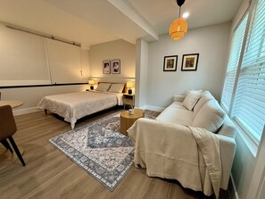 1 bedroom, desk, iron/ironing board, free WiFi