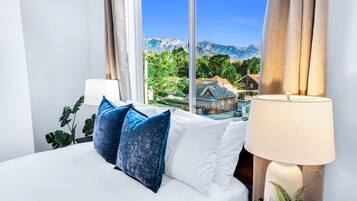 3 bedrooms, iron/ironing board, travel crib, free WiFi