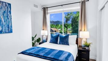 3 bedrooms, iron/ironing board, travel crib, free WiFi