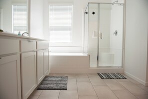 HandtĂŒcher, Seife, Toilettenpapier