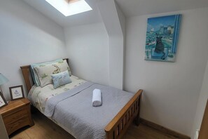3 bedrooms, WiFi, bed sheets