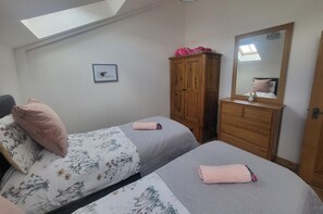 3 bedrooms, WiFi, bed sheets