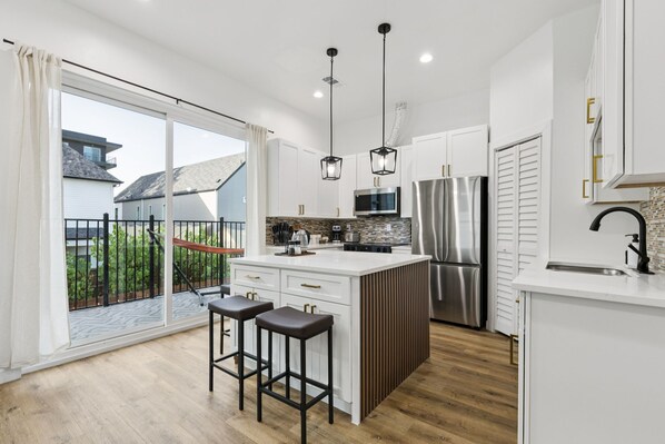 Microwave, stovetop, dishwasher