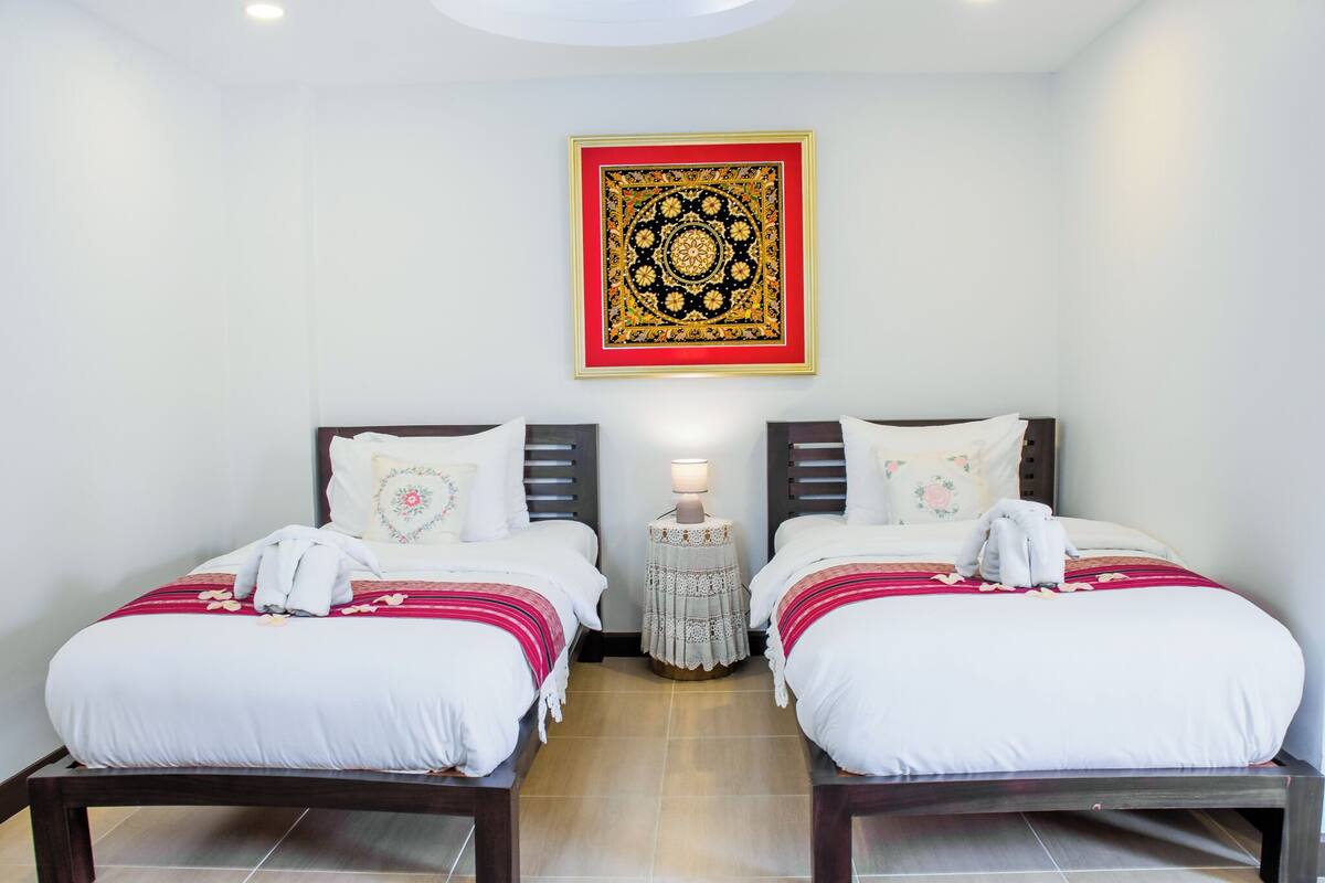 Superior Twin | In-room safe, soundproofing, iron/ironing board, free WiFi
