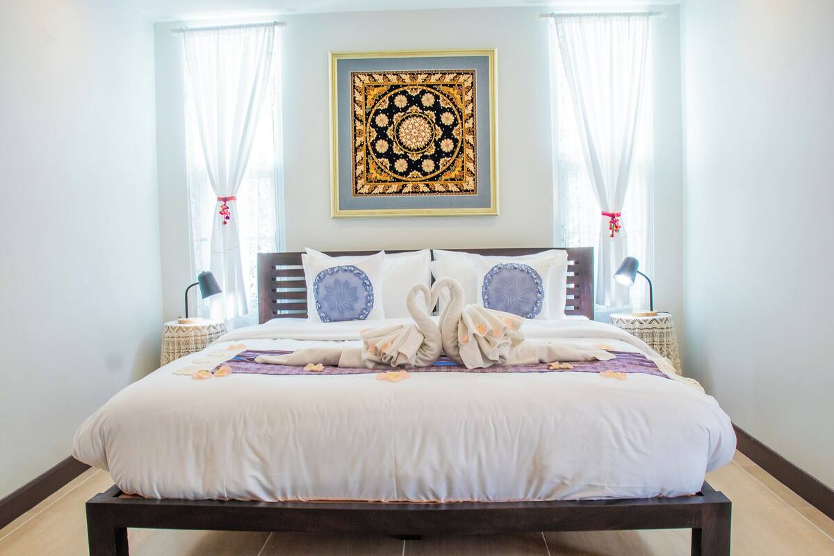 Superior King | In-room safe, soundproofing, iron/ironing board, free WiFi