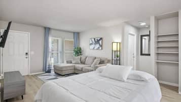 3 bedrooms, desk, iron/ironing board, travel crib