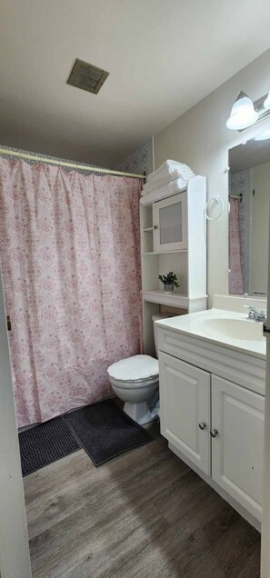 Towels, toilet paper - Fabulous 3-bedroom townhome in Toronto (Toronto)
