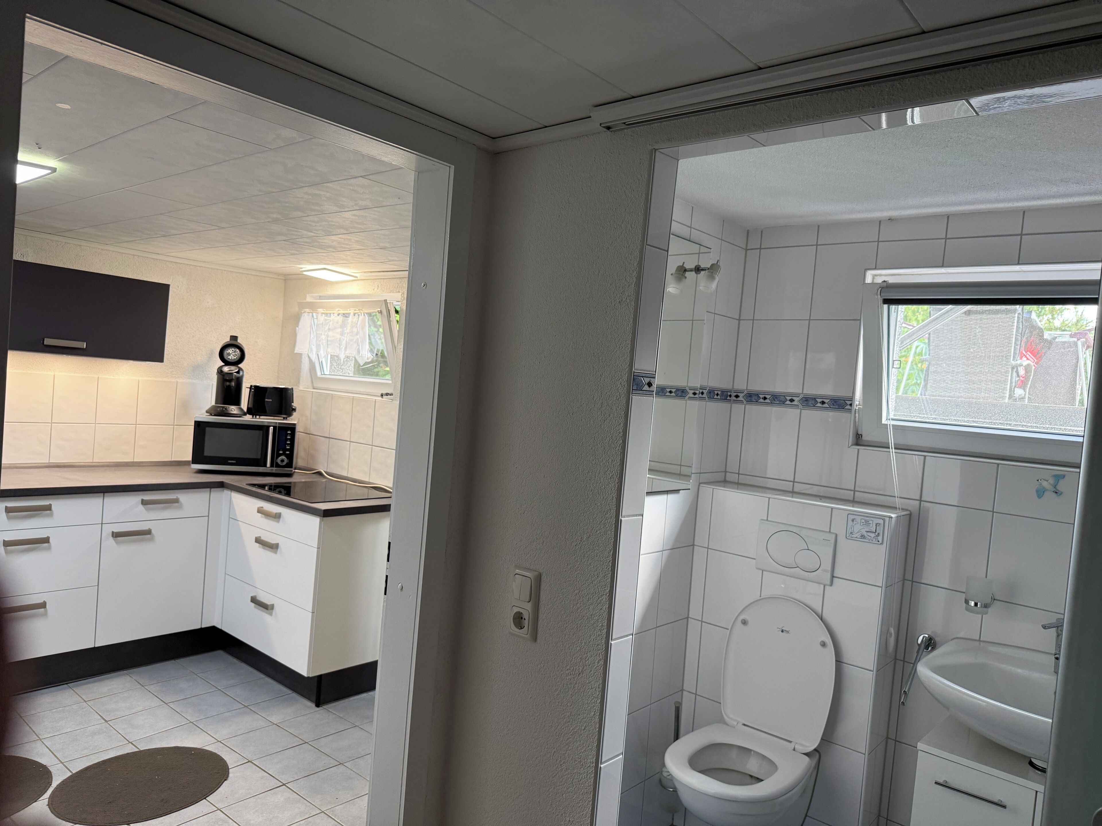 Haartrockner, Handtücher, Seife, Toilettenpapier