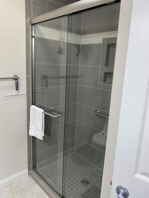 Shower, hair dryer, towels, soap - Stunning, updated lakefront 2-bedroom condo.  14x40 boat slip available for rent (Osage Beach)