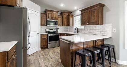 The Family Falls Retreat | Sleeps 12 | Hot Tub