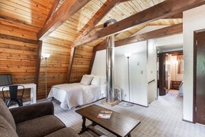 3 bedrooms, travel crib, free WiFi, bed sheets