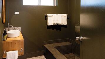 Apartment | Bathroom