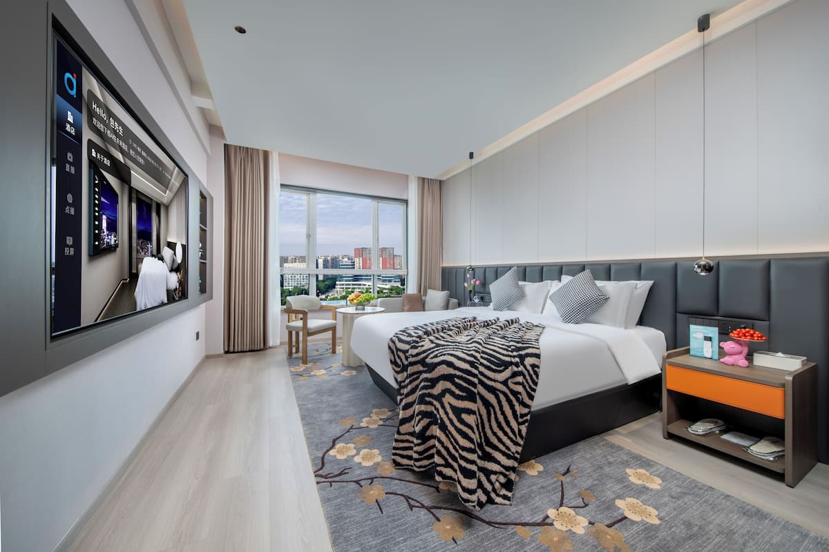 Quarto casal conforto, vista para a cidade | Escrivaninha, espaço de trabalho para notebook, Wi-Fi de cortesia