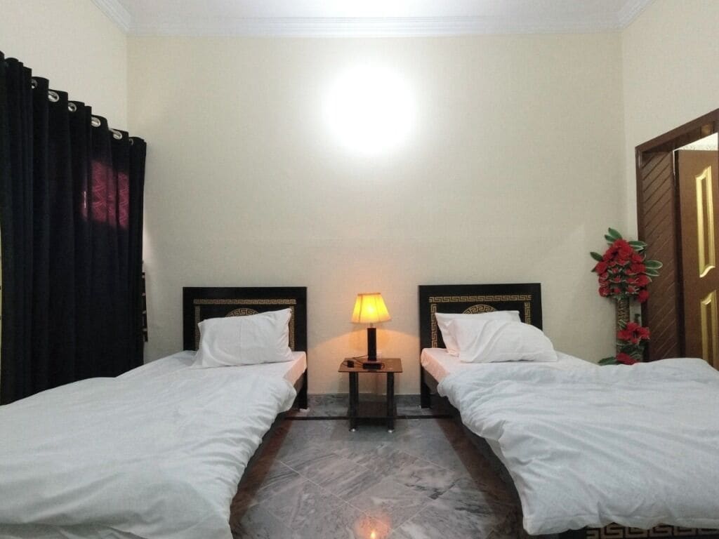 Room, 1 Bedroom, Accessible, Smoking | 1 bedroom