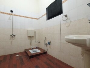 Quarto, vários quartos, acessível, para fumantes | Banheiro