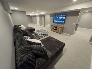 Fernseher, Kamin