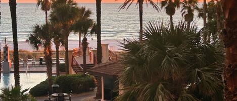 Innenpool, Außenpool