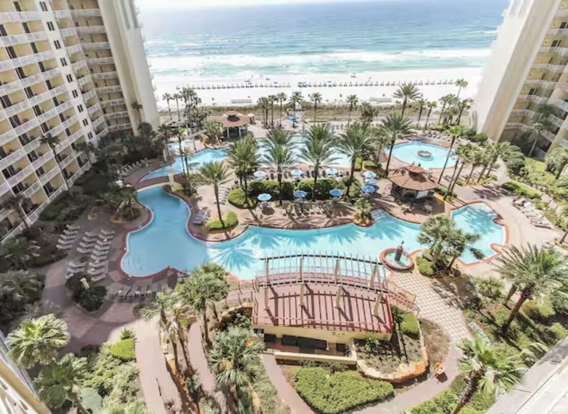 Innendørsbasseng og utendørsbasseng