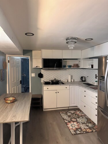Zenbnb Lansdowne escape, with secure parking spot