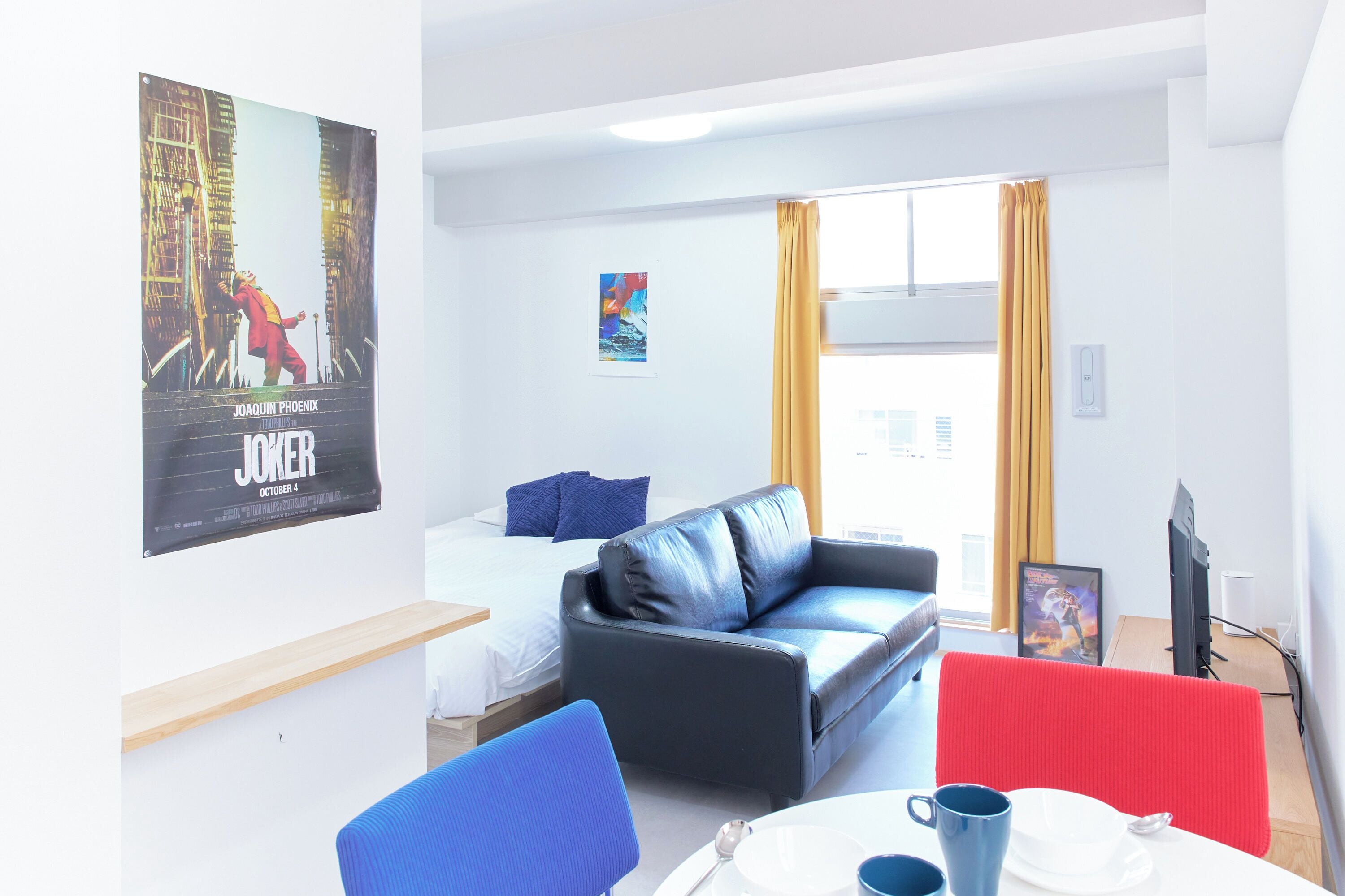 WiFi (無料)、ベッドシーツ