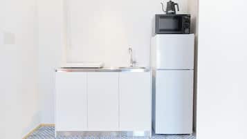 Fridge, microwave, stovetop