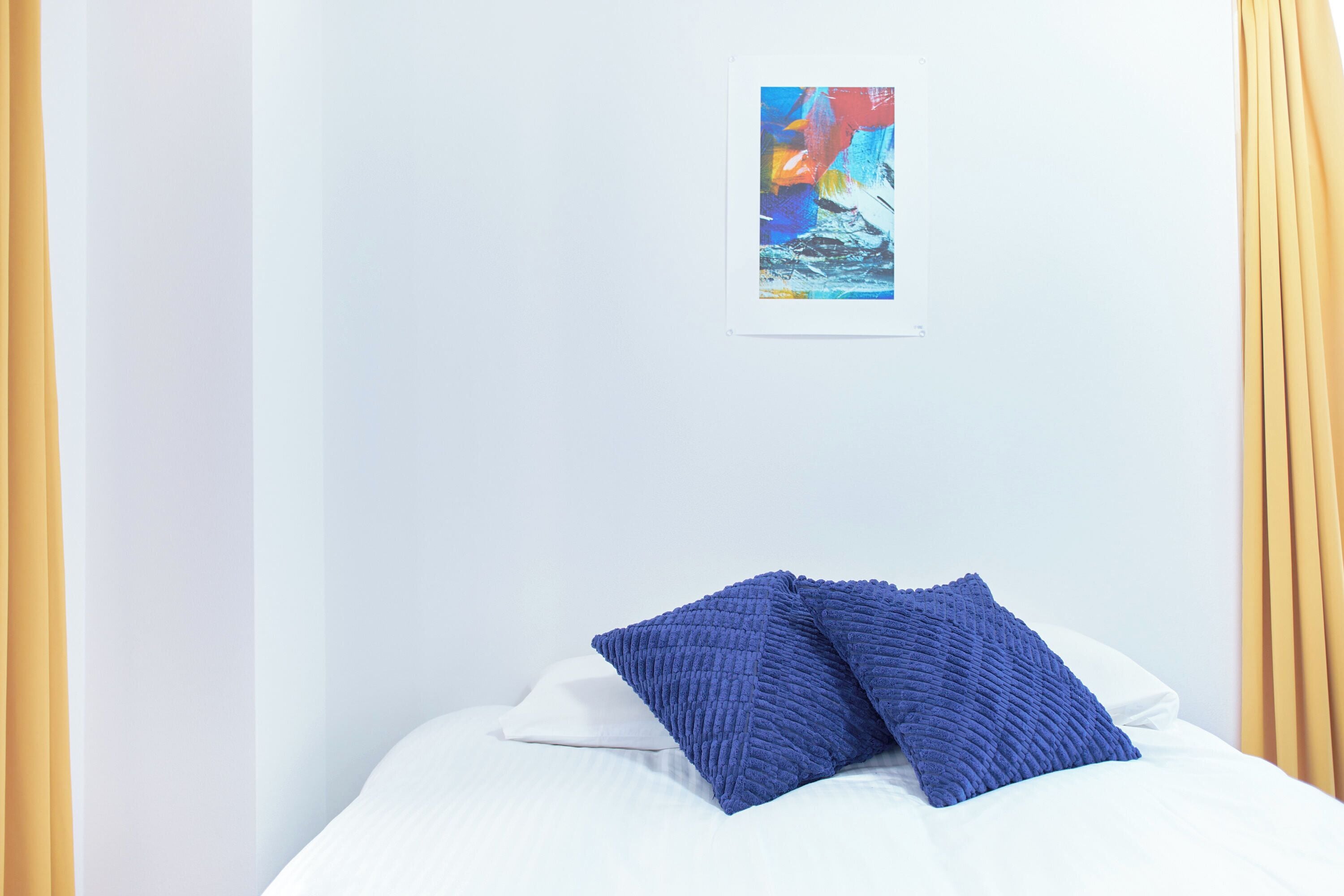 Free WiFi, bed sheets