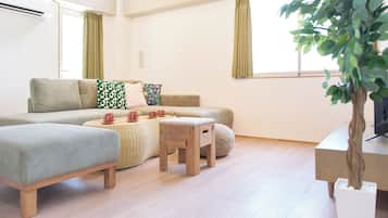 Apartment, Non Smoking (801, 6 people) | Free WiFi, bed sheets