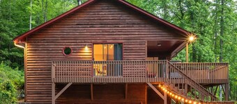 Perfect Luxe Retreat w/ Hot Tub