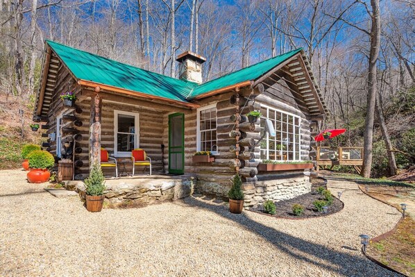 المنشأة من الخارج