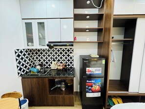 Standard Double Room | Private kitchen