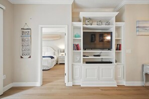 3 chambres, coffres-forts dans les chambres, fer et planche à repasser