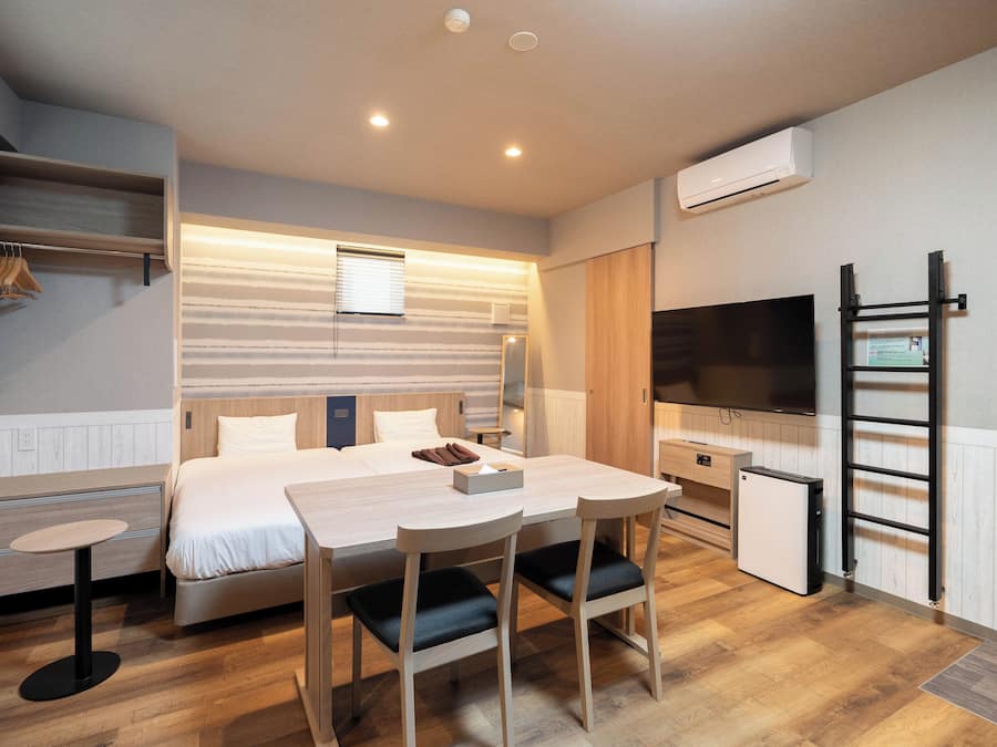 Quarto quádruplo superior | Wi-Fi de cortesia, roupa de cama