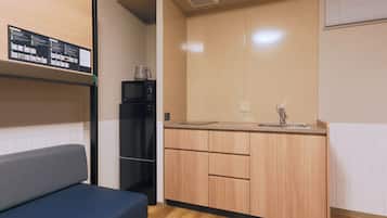 Superior Quadruple Room | Private kitchen | Fridge, microwave, rice cooker, cookware/dishes/utensils