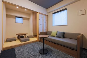 Executive Apartment | Free WiFi, bed sheets