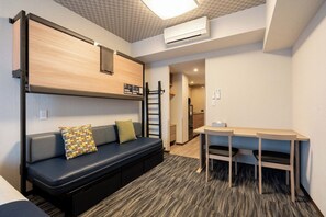 واي فاي مجانًا وملاءات أسرّة