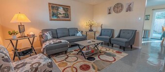 Near Hiking & Water Parks!*Wi-Fi*Fireplace*Patio*