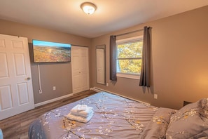 2 bedrooms, desk, iron/ironing board, travel cot