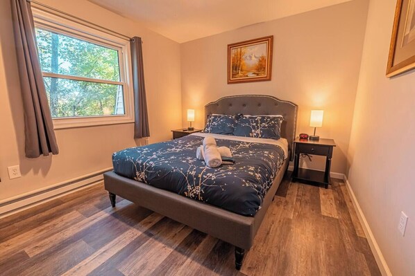 2 bedrooms, desk, iron/ironing board, travel cot