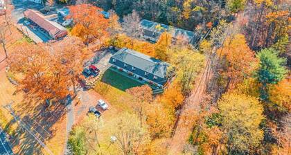 3 Townhomes near Hiking & Fun!*Fireplace*Patio*