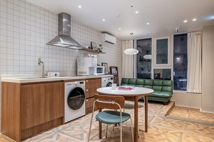 微波爐、電熱水壺、廚房用具/餐具/器皿、製冰器