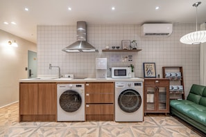 Microwave, electric kettle, cookware/dishes/utensils, ice maker