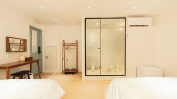Family Twin Room | Soundproofing, free WiFi, bed sheets