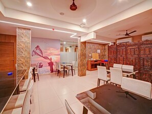 House | Dining