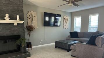 TV, fireplace